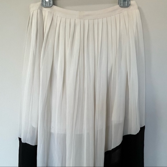 Express Size 2 black and white - Picture 11 of 11